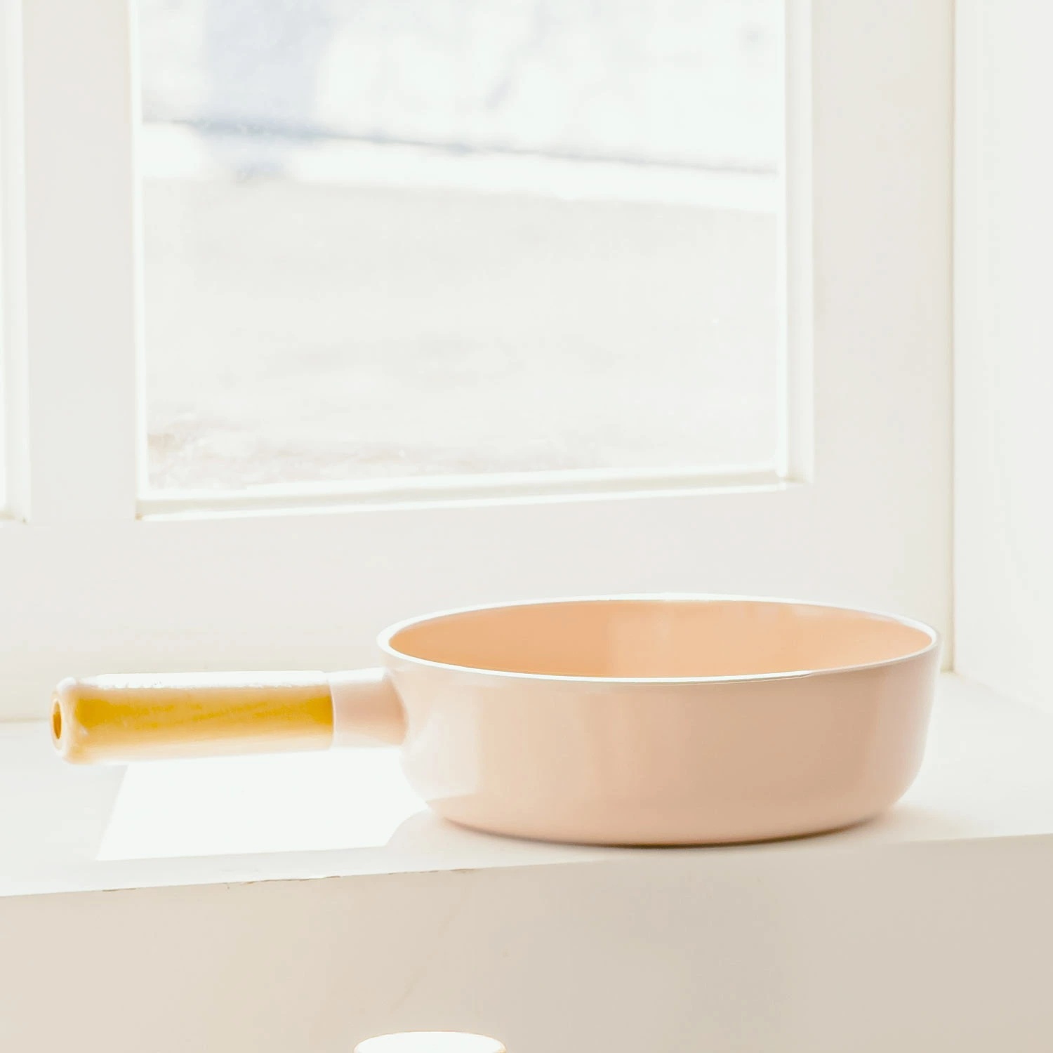 【FIKA公式店】FIKA ピーチピンク フライパン 18cm セラミック くっつかない 木製ハンドル IH 対応 ガス コンロ 対応 韓国ブランド アルミ おしゃれ 可愛い 綺麗 北欧 デザイン ピ 【FIKA公式店】FIKA ピーチピンク フライパン 18cm セラミック くっつかない 木製ハンドル IH 対応 ガス コンロ 対応 韓国ブランド アルミ おしゃれ 可愛い 綺麗 北欧 デザイン ピ