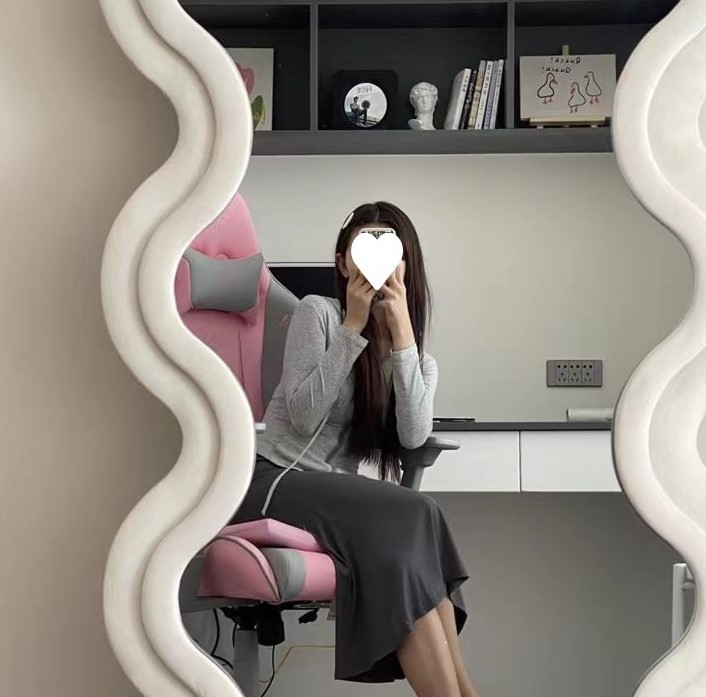 ユニークな姿見鏡 サークルヘッドウェーブ形状