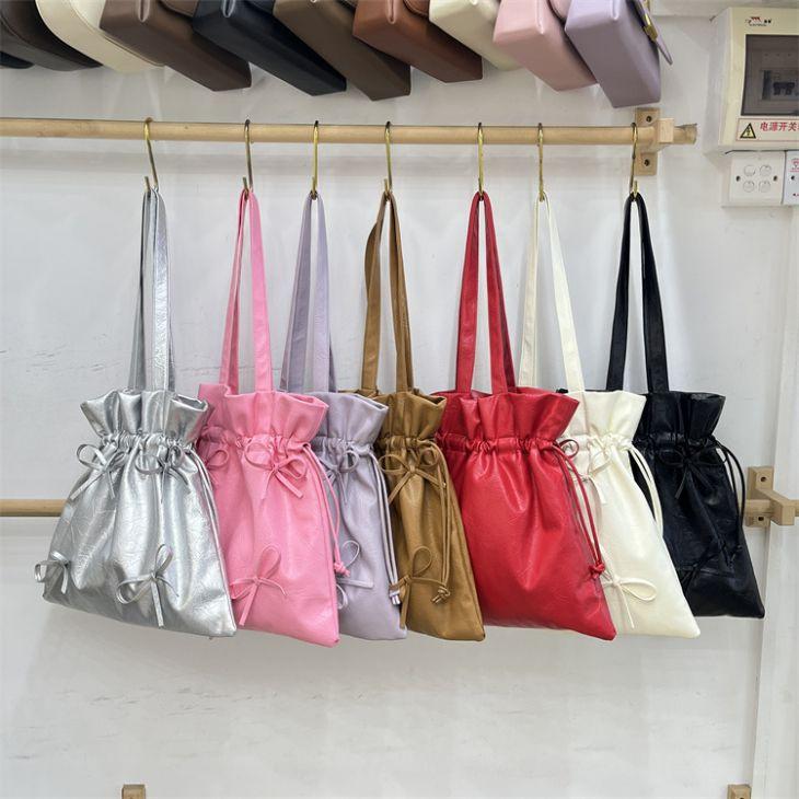 【韓国ins大人気】リボン付き 巾着 バッグ ハンドバッグ 手持ち シンプル 無地 韓国ファッション【akb406-590】【予約販売:15-20日】宅込 【韓国ins大人気】リボン付き 巾着 バッグ ハンドバッグ 手持ち シンプル 無地 韓国ファッション【akb406-590】【予約販売:15-20日】宅込