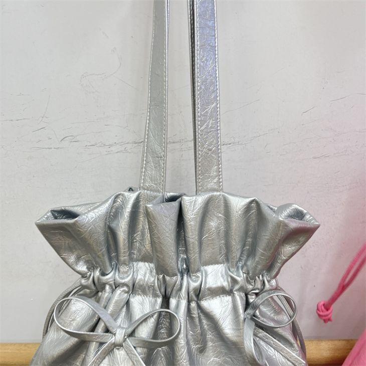 【韓国ins大人気】リボン付き 巾着 バッグ ハンドバッグ 手持ち シンプル 無地 韓国ファッション【akb406-590】【予約販売:15-20日】宅込 【韓国ins大人気】リボン付き 巾着 バッグ ハンドバッグ 手持ち シンプル 無地 韓国ファッション【akb406-590】【予約販売:15-20日】宅込