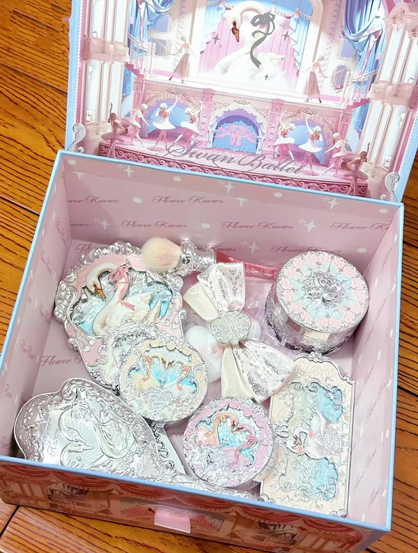 Qoo10] FLOWER KNOWS 【日本人スタッフ】スワンバレエ コスメセ