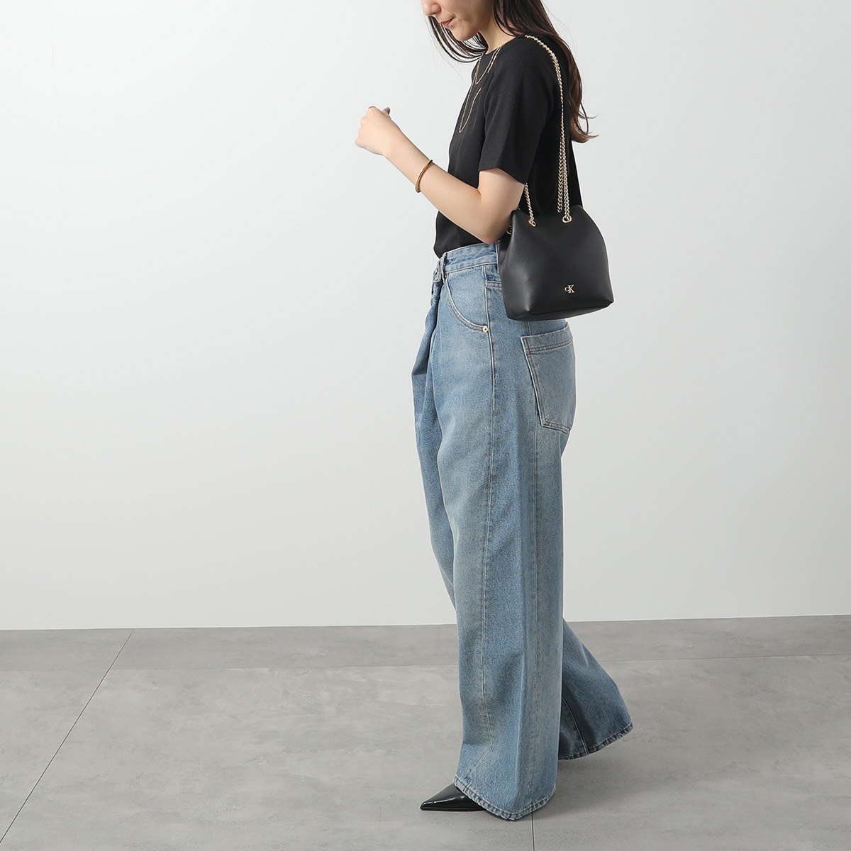 Calvin Klein カルバンクライン ショルダーバッグ MNML MNGRM CHN BCKT LV04F3214G レディース クロスボディ 鞄 カラー2色