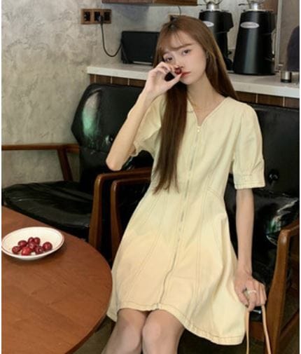 ワンピース 半袖 春夏 カジュアル ふんわり Aライン ミニ丈 ショート丈 膝上 ぽわん袖 袖コンシャス パフスリーブ Vネック 襟なし フレア ハイウエスト ウエストマーク ファスナー 前開き 黄色 ワンピース 半袖 春夏 カジュアル ふんわり Aライン ミニ丈 ショート丈 膝上 ぽわん袖 袖コンシャス パフスリーブ Vネック 襟なし フレア ハイウエスト ウエストマーク ファスナー 前開き 黄色