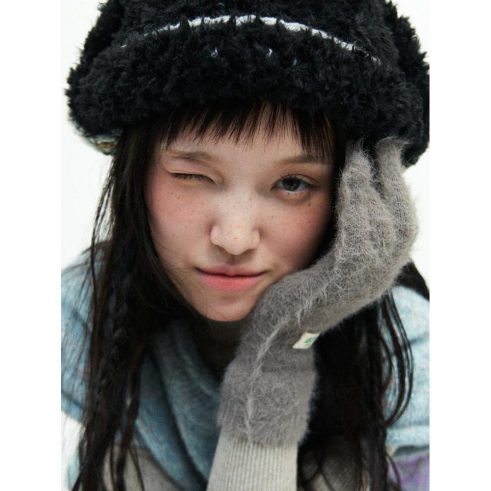 MISU A BARBE [Exclusive] MONSTRE EAR HAT BLACK