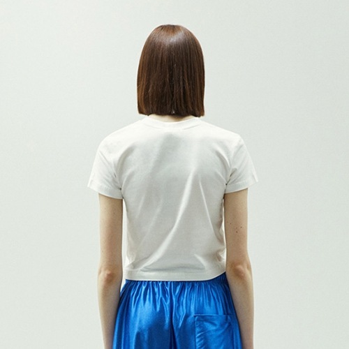 NewJeans / LE SSERAFIM着用 CURRENT 90S PRINTED CROP TEE ホワイト mdprevattcaulkingandwaterproofing.com
