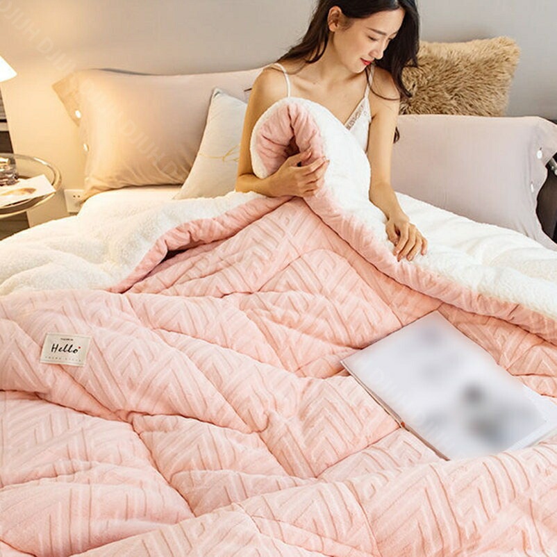 毛布 掛け毛布 ダブル 厚手 二枚合わせ パイル シープ調 丸洗いOK 抗菌 防臭 防ダニ加工 北欧風 プレゼント 秋冬 発熱 柔軟 暖かい 防寒 かわいい ひざ掛け 肩掛け 大判 通年使用 心地いい