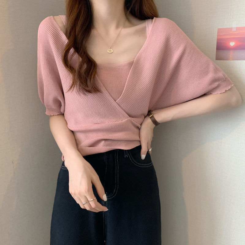 2021年夏に女性向けにデザインされたフェイクツーピースウエスト半袖セーター新しいスリムフィットショートボトムトップ 2021年夏に女性向けにデザインされたフェイクツーピースウエスト半袖セーター新しいスリムフィットショートボトムトップ