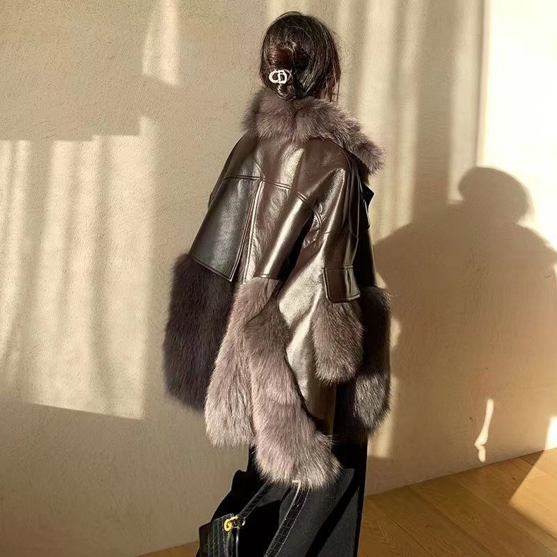 人気 新しい 毛皮コート 韓国ファッション 冬服 ジャケット フェイクキツネ毛 厚手 フェイクファー アウター 高級感 切り替え ファージャケット 上着 人気 新しい 毛皮コート 韓国ファッション 冬服 ジャケット フェイクキツネ毛 厚手 フェイクファー アウター 高級感 切り替え ファージャケット 上着