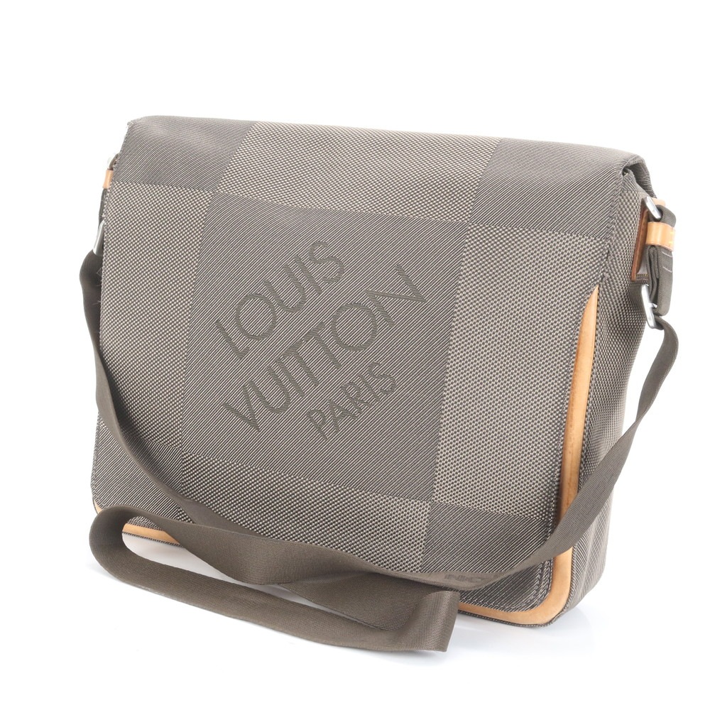 美品 ダミエ ジェアン メサジェ M93030 レザー×キャンバス ショルダーバッグ 斜め掛け メッセンジャー ビジネス 通勤 トート A4 メンズ EEE CP31-9 中古 美品 ダミエ ジェアン メサジェ M93030 レザー×キャンバス ショルダーバッグ 斜め掛け メッセンジャー ビジネス 通勤 トート A4 メンズ EEE CP31-9 中古