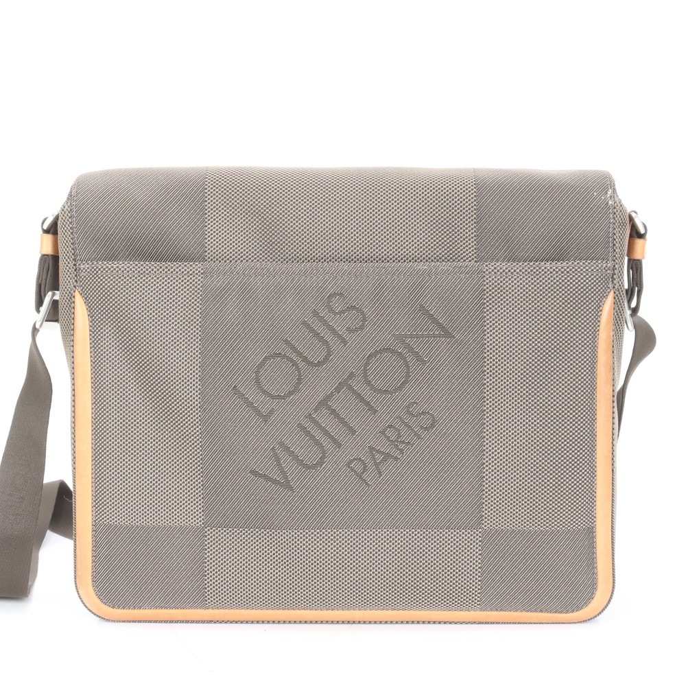 美品 ダミエ ジェアン メサジェ M93030 レザー×キャンバス ショルダーバッグ 斜め掛け メッセンジャー ビジネス 通勤 トート A4 メンズ EEE CP31-9 中古 美品 ダミエ ジェアン メサジェ M93030 レザー×キャンバス ショルダーバッグ 斜め掛け メッセンジャー ビジネス 通勤 トート A4 メンズ EEE CP31-9 中古