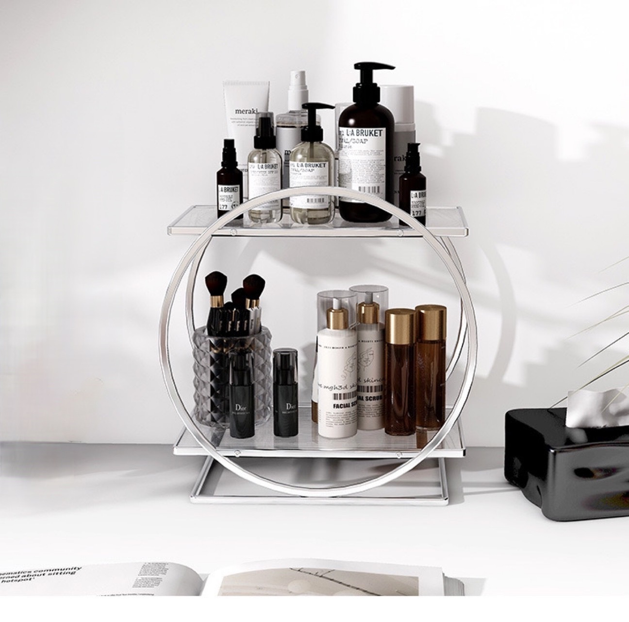ラウンド フレーム 二段 収納 ラック 全2色 香水収納 洗面台 ディスプレイ おしゃれ スパイスラック 韓国インテリア 韓国雑貨 韓国っぽ インテリア雑貨 韓国 70PARK ラウンド フレーム 二段 収納 ラック 全2色 香水収納 洗面台 ディスプレイ おしゃれ スパイスラック 韓国インテリア 韓国雑貨 韓国っぽ インテリア雑貨 韓国 70PARK