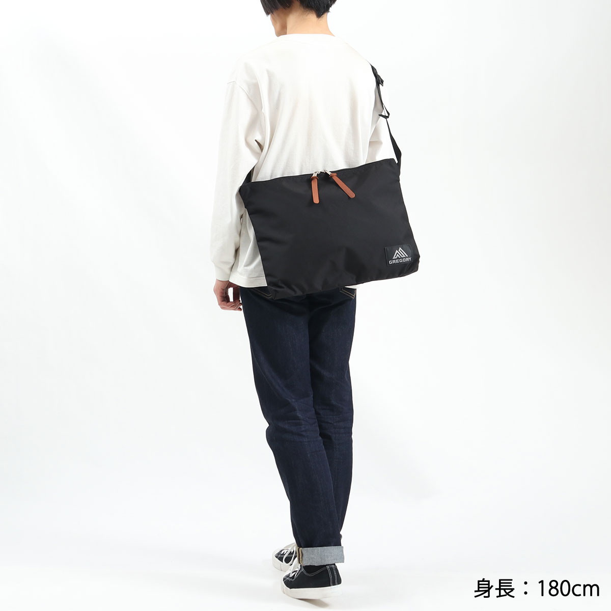 日本正規品 クラシック イージーメッセンジャー メッセンジャーバッグ 軽量 12.5L A4 B4 日本正規品 クラシック イージーメッセンジャー メッセンジャーバッグ 軽量 12.5L A4 B4