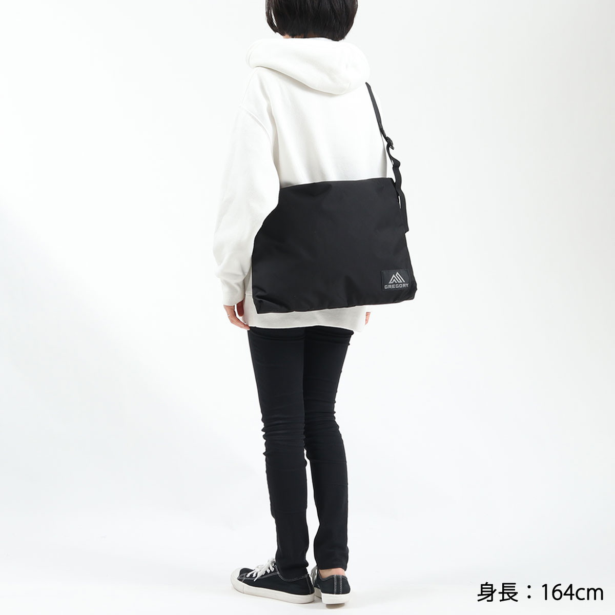 日本正規品 クラシック イージーメッセンジャー メッセンジャーバッグ 軽量 12.5L A4 B4 日本正規品 クラシック イージーメッセンジャー メッセンジャーバッグ 軽量 12.5L A4 B4