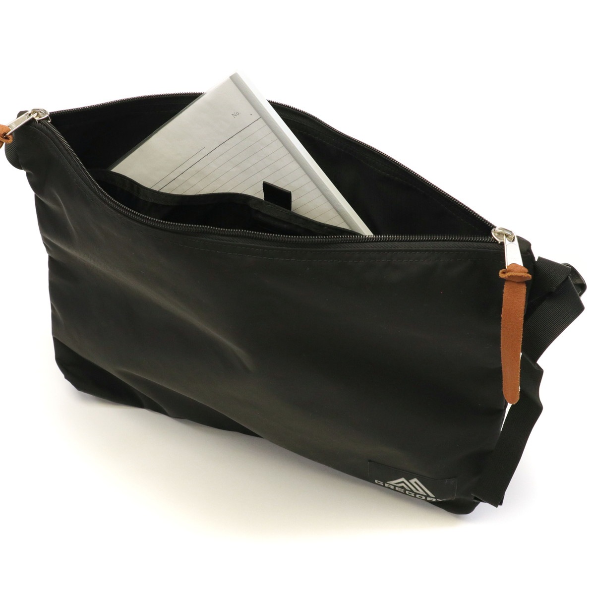 日本正規品 クラシック イージーメッセンジャー メッセンジャーバッグ 軽量 12.5L A4 B4 日本正規品 クラシック イージーメッセンジャー メッセンジャーバッグ 軽量 12.5L A4 B4