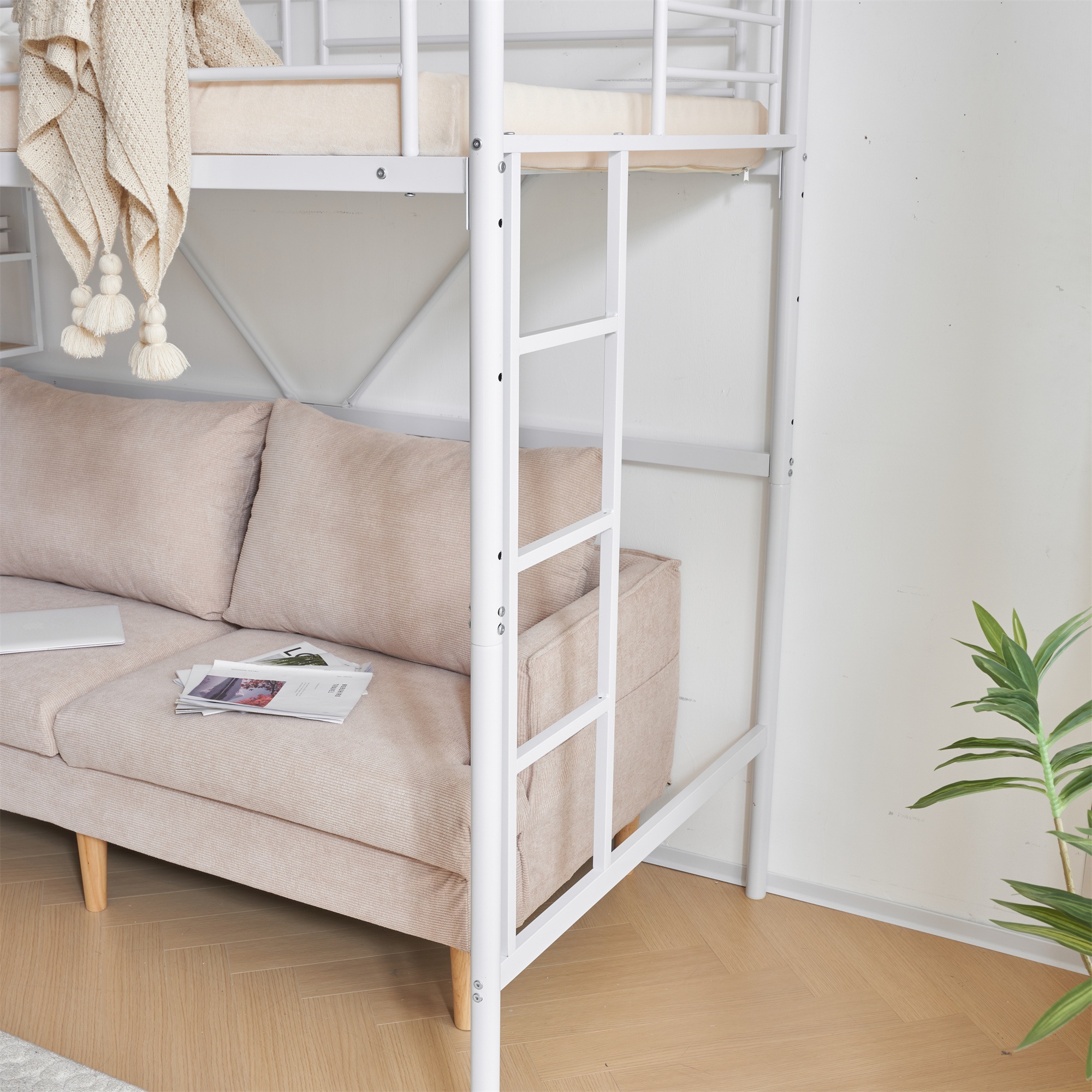 新作】【ホワイト】ロフトベッド パイプベッド サイド棚付き シングル