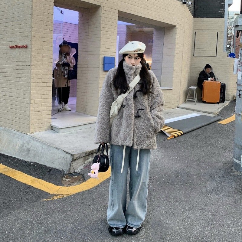 【早い者勝ち!】スタンドカラー ホーンボタン ミドル丈 イミテーションラムファー コート レディース ファー オールインワン トップス 冬暖かい 【早い者勝ち!】スタンドカラー ホーンボタン ミドル丈 イミテーションラムファー コート レディース ファー オールインワン トップス 冬暖かい