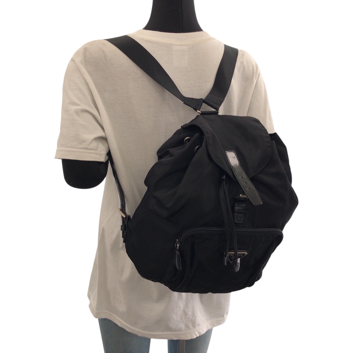 美品 テスート 三角ロゴプレート ブラック 黒 シルバー金具 ナイロン BZ5827 リュックサック バックパック レディース 502093 美品 テスート 三角ロゴプレート ブラック 黒 シルバー金具 ナイロン BZ5827 リュックサック バックパック レディース 502093