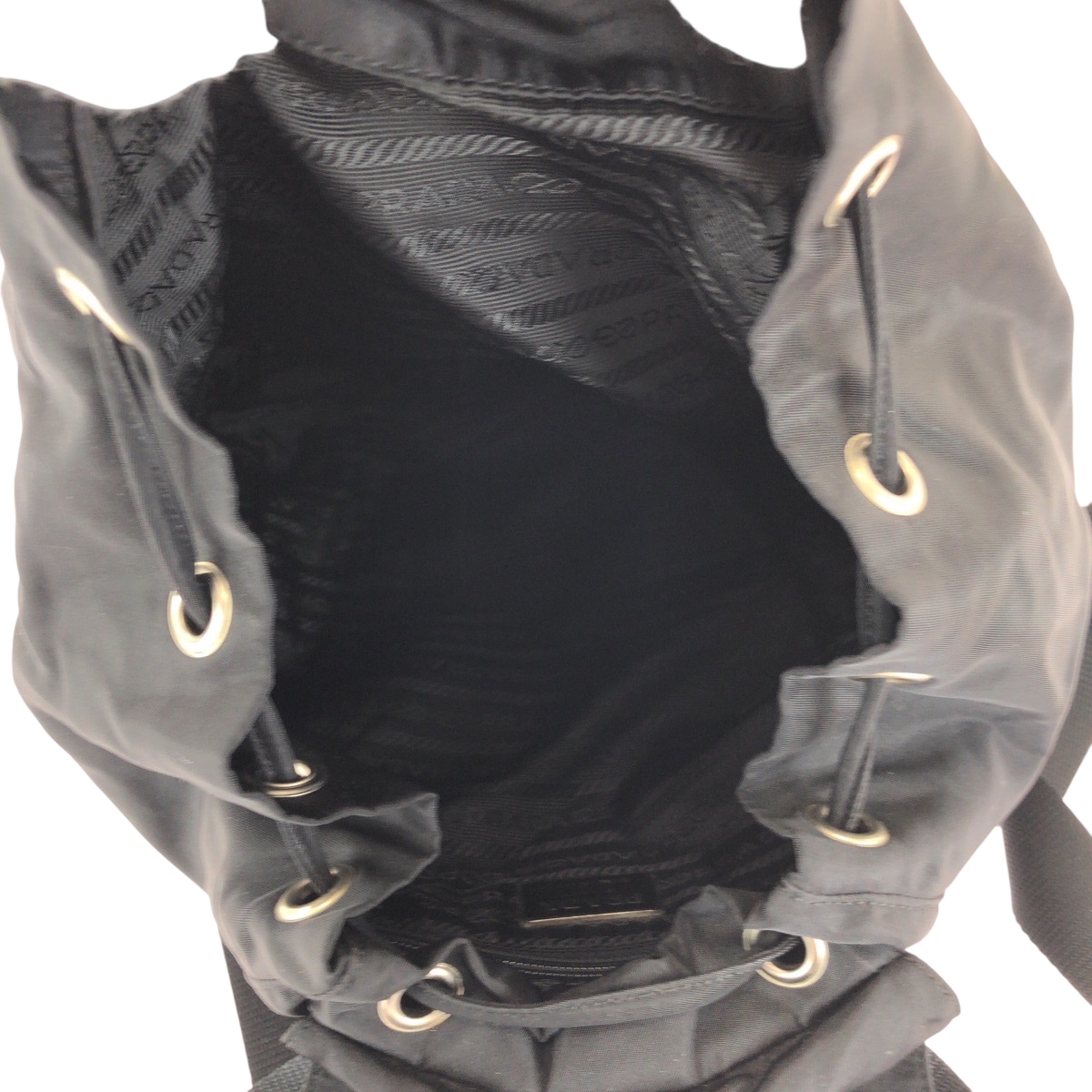 美品 テスート 三角ロゴプレート ブラック 黒 シルバー金具 ナイロン BZ5827 リュックサック バックパック レディース 502093 美品 テスート 三角ロゴプレート ブラック 黒 シルバー金具 ナイロン BZ5827 リュックサック バックパック レディース 502093