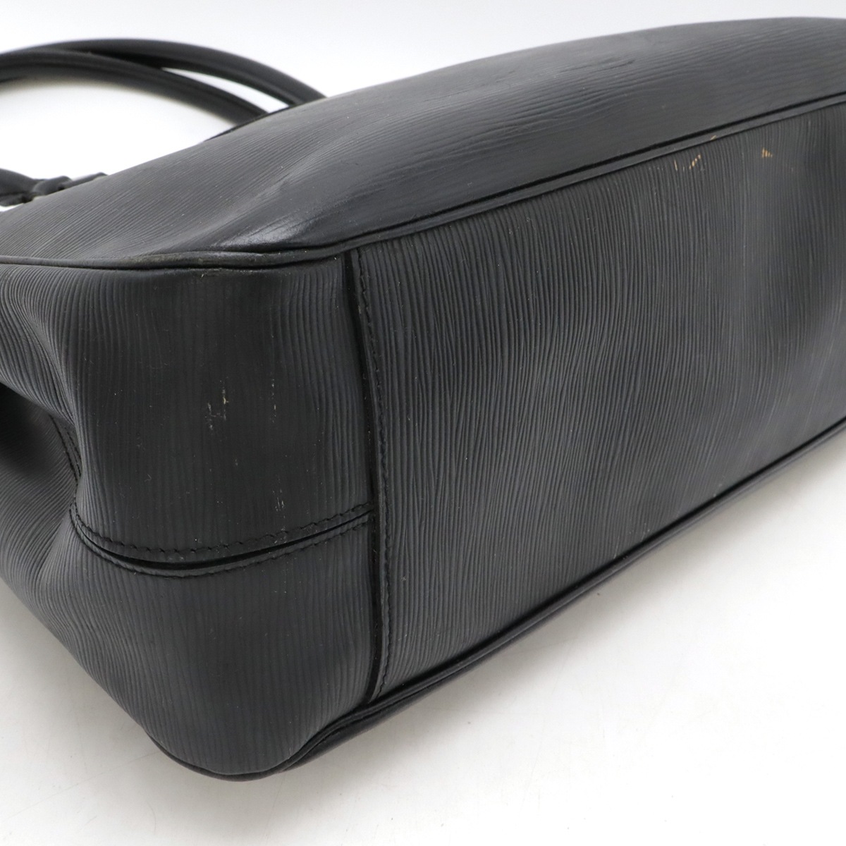 エピ パッシィGM トートバッグ ショルダーバッグ セミショルダー 肩掛け レザー ノワール 黒 ブラック M5925 エピ パッシィGM トートバッグ ショルダーバッグ セミショルダー 肩掛け レザー ノワール 黒 ブラック M5925