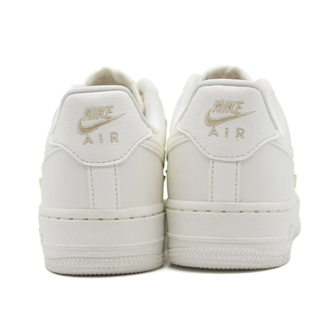 レディース エア フォース 1 LX セイル/セイル-メタリックゴールド FV3654-111 ウィメンズシューズ レディース エア フォース 1 LX セイル/セイル-メタリックゴールド FV3654-111 ウィメンズシューズ