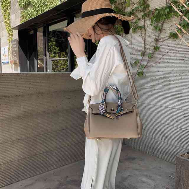 ２点で13o円OFF！【即納】バッグ レディース 軽量 大容量 通勤バッグ バック かばん 大きめ 旅行 ショルダーバッグ 肩掛け 斜め掛け 軽い 仕事バッグ 仕事鞄 大人女性 オフィス クラシック