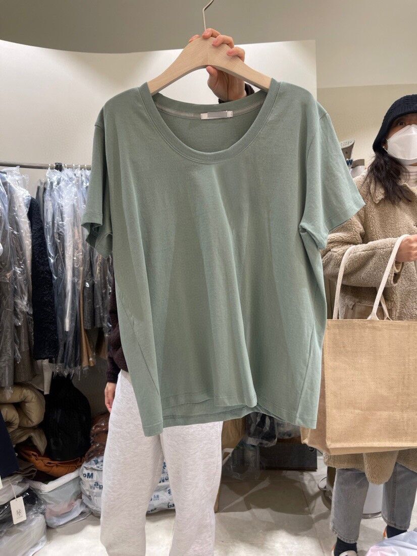 Tシャツ トップス 半袖 小さめ Uネック かわいい 大人可愛い きれいめ シンプル カジュアル 大人 上品 おしゃれ お洒落 かっこいい レトロ 大人女子 こなれ感 ラフ ラブリー キュート