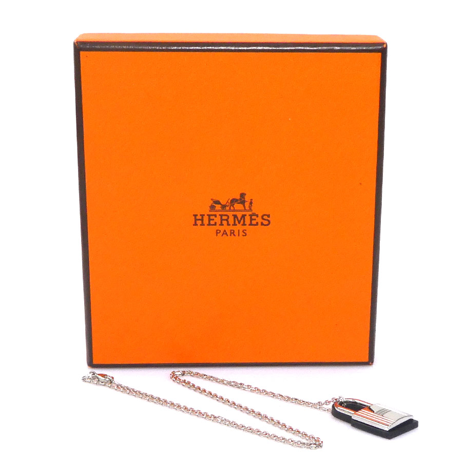 エルメス HERMES ネックレス O’Kelly オーケリーPM メタル/レザー シルバー/ブラック レディース e60707i エルメス HERMES ネックレス O’Kelly オーケリーPM メタル/レザー シルバー/ブラック レディース e60707i