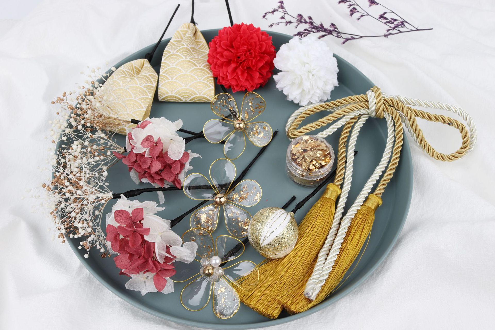 【1つ買うと1つ無料】日系 成人式 造花の髪飾り クリスタル 花髪釵 卒業式 入学式 和服 浴衣結婚式　ヘアアクセサリー ウェディン 花火大会 和風髪飾り 花の頭飾りバレンタイン 誕生日プレゼント