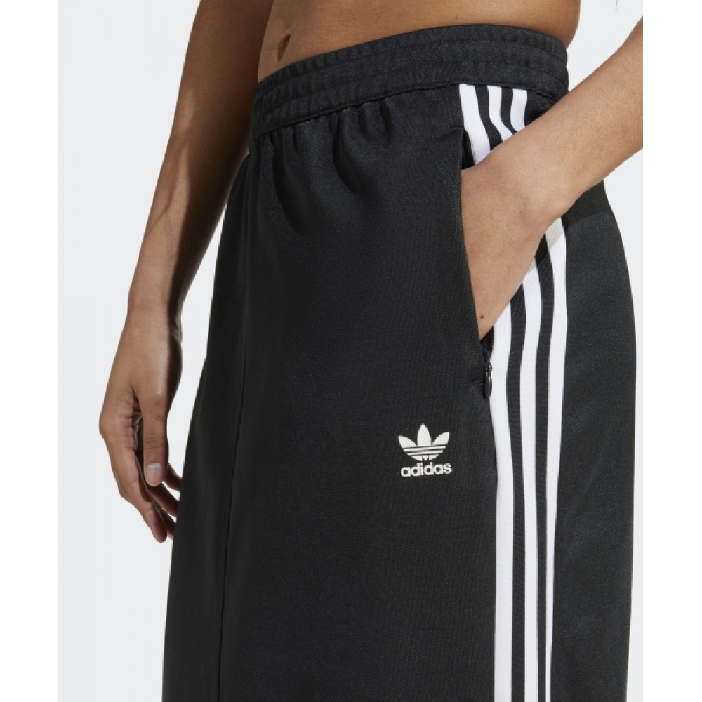 アディダスクラシック 3S スカート-ブラック/IW8461 アディダスクラシック 3S スカート-ブラック/IW8461