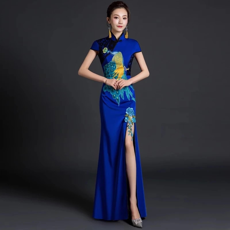 ワンピースドレスドレスバンケットドレステールフロントスリットチョンサム2025秋と冬のチームパフォーマンスユニフォームロング ワンピースドレスドレスバンケットドレステールフロントスリットチョンサム2025秋と冬のチームパフォーマンスユニフォームロング