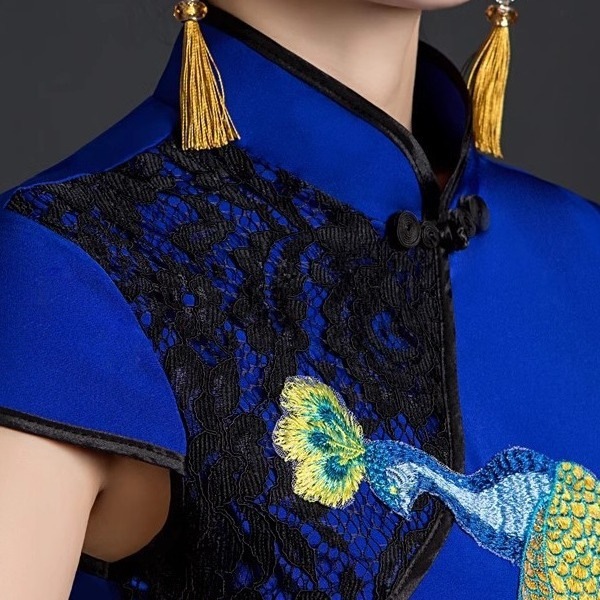 ワンピースドレスドレスバンケットドレステールフロントスリットチョンサム2025秋と冬のチームパフォーマンスユニフォームロング ワンピースドレスドレスバンケットドレステールフロントスリットチョンサム2025秋と冬のチームパフォーマンスユニフォームロング