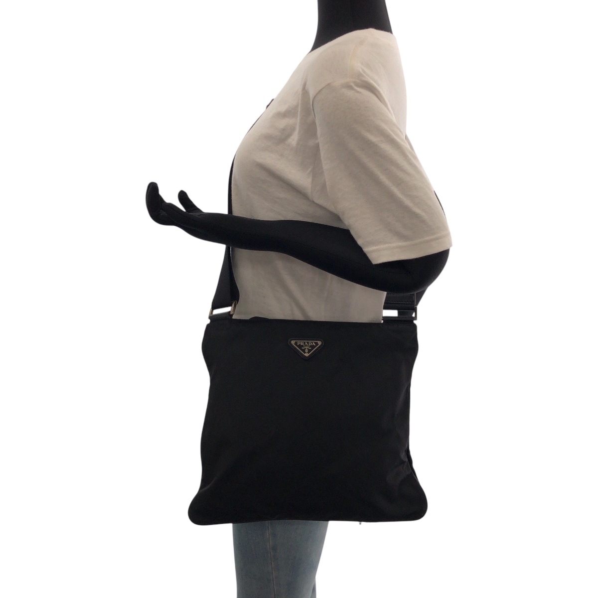 美品 テスート 三角ロゴプレート ブラック 黒 シルバー金具 ナイロン ショルダーバッグ サコッシュ レディース 502061 美品 テスート 三角ロゴプレート ブラック 黒 シルバー金具 ナイロン ショルダーバッグ サコッシュ レディース 502061