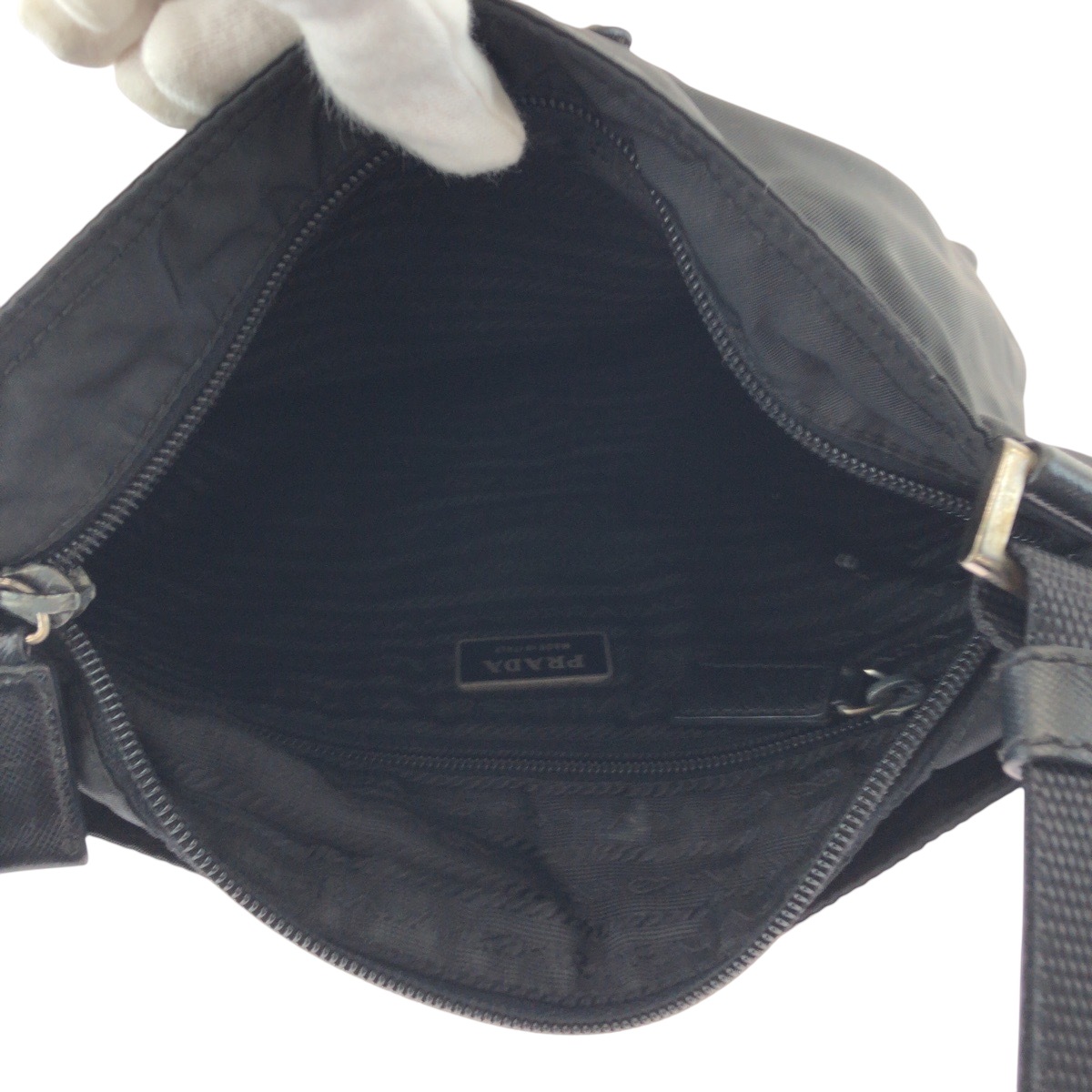 美品 テスート 三角ロゴプレート ブラック 黒 シルバー金具 ナイロン ショルダーバッグ サコッシュ レディース 502061 美品 テスート 三角ロゴプレート ブラック 黒 シルバー金具 ナイロン ショルダーバッグ サコッシュ レディース 502061