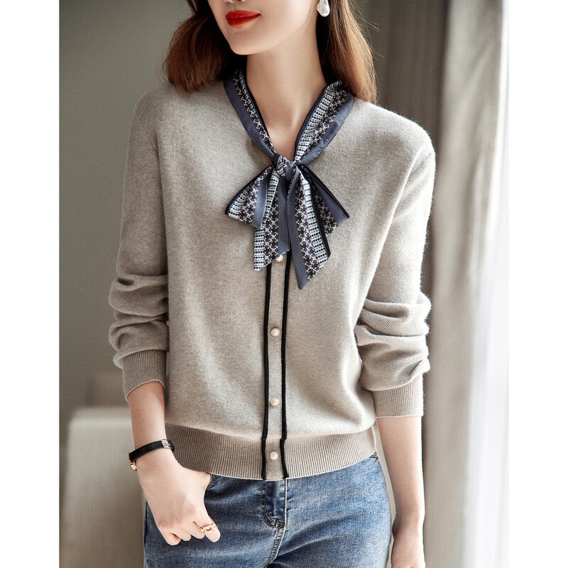 トップス カーディガン 袖あり 長袖 Vネック ボウタイ ストレート Iライン リボン 前開き 伸縮性 ボタン かわいい 大人可愛い きれいめ シンプル 大人 上品 おしゃれ お洒落 大人女子 トップス カーディガン 袖あり 長袖 Vネック ボウタイ ストレート Iライン リボン 前開き 伸縮性 ボタン かわいい 大人可愛い きれいめ シンプル 大人 上品 おしゃれ お洒落 大人女子