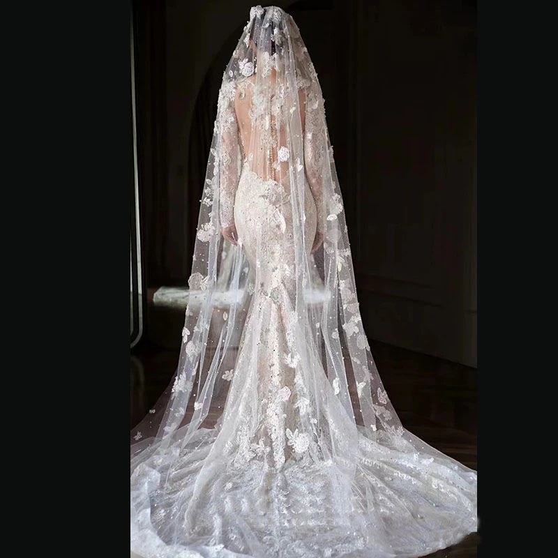 花嫁ウェディングフォレストベールヘッドドレス重工業パールレース豪華なエクストラロングトレーリングソフトガーゼ旅行写真レトロ