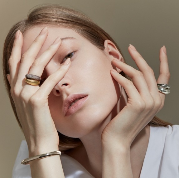 【HYERES LOR】Champagne Moon 14K Chunky Ring M (YG) DIA HYERES LOR] Champagne Moon 14K chunky ring M 指輪
