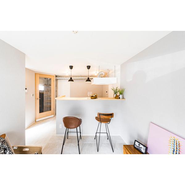 カウンターチェア おしゃれ デザイナーズ 椅子 バーチェア ナチュラル カントリー スタイリッシュ 木製 かっこいい スリム 背もたれ キッチンカウンター向け