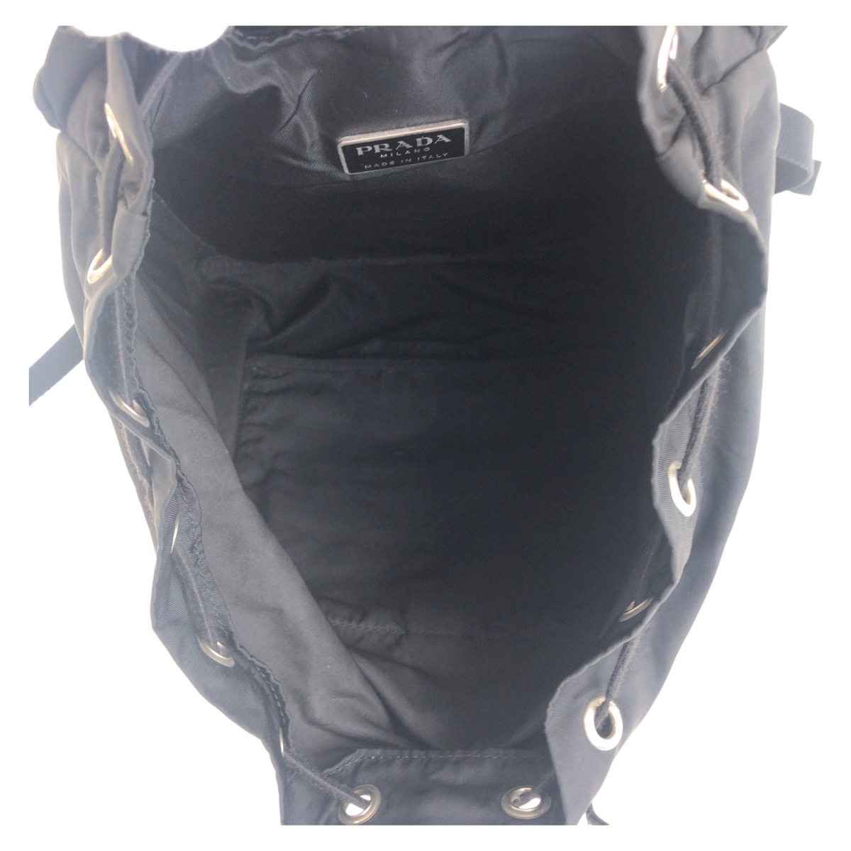 テスート 三角ロゴプレート ブラック 黒 シルバー金具 ナイロン バックパック リュック レディース 502285