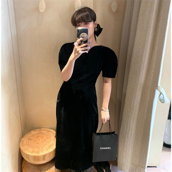 【取寄：納期2週間】半袖ドレスワンピース 秋服 冬服 大きいサイズ レトロ シック 無地 個性的 ロングスカート