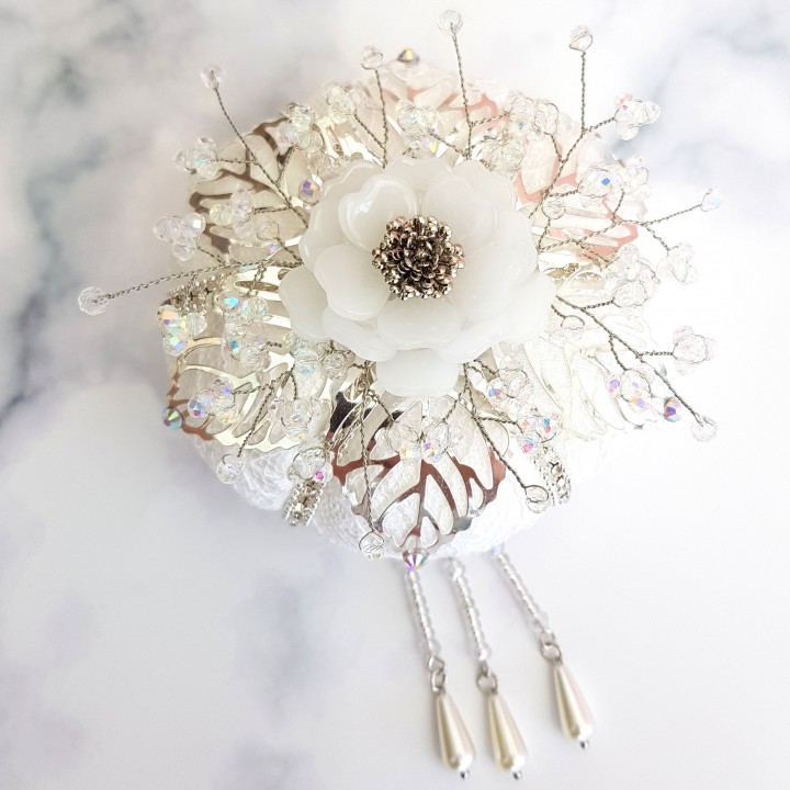 ウェディング ヘッドドレス 花 パール ヘアアクセ ブライダル白い椿レースジョクドゥリ ウェディング ヘッドドレス 花 パール ヘアアクセ ブライダル白い椿レースジョクドゥリ