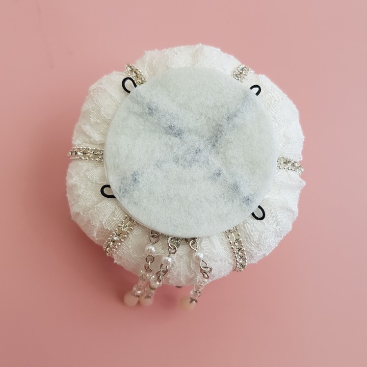 ウェディング ヘッドドレス 花 パール ヘアアクセ ブライダル白い椿レースジョクドゥリ ウェディング ヘッドドレス 花 パール ヘアアクセ ブライダル白い椿レースジョクドゥリ