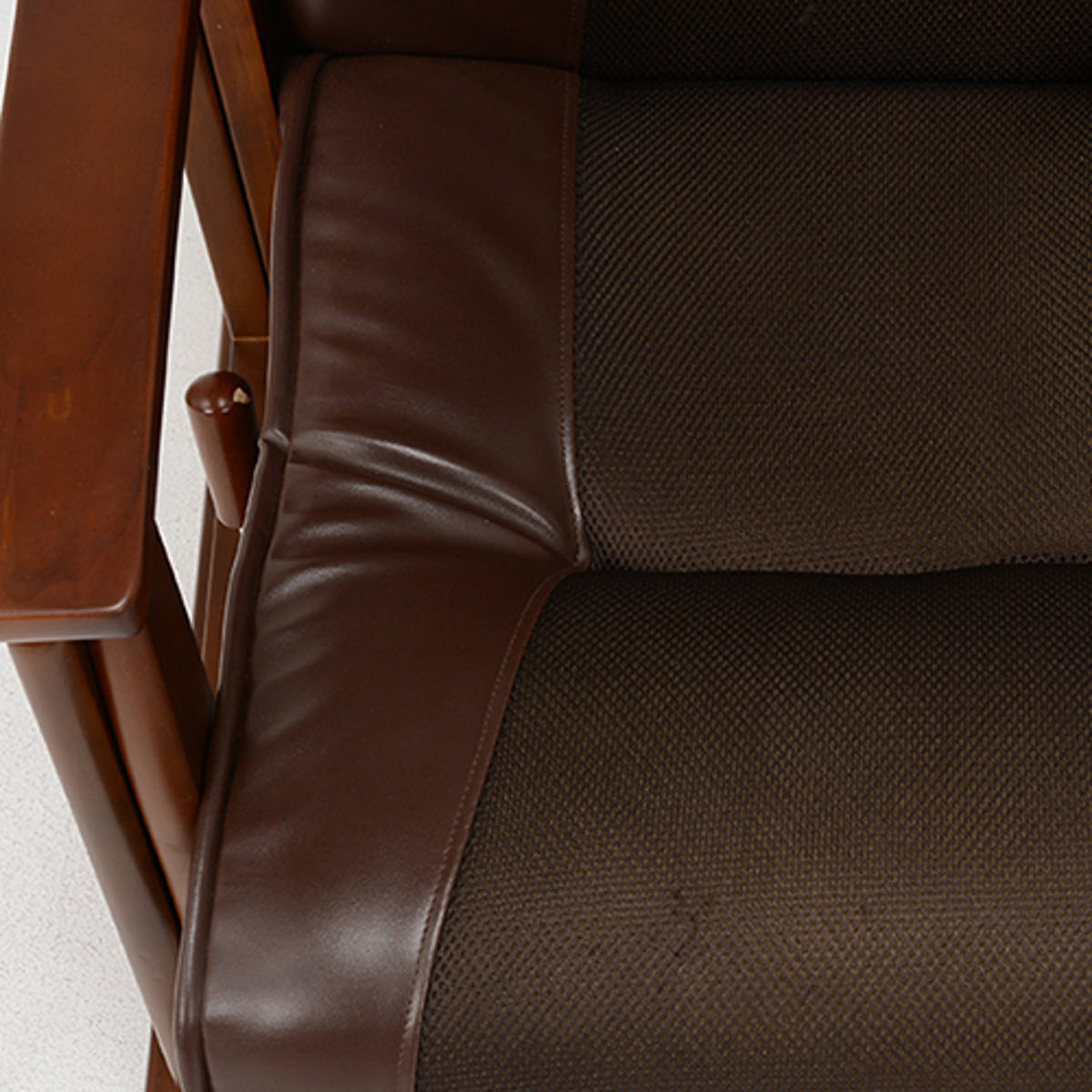 高座椅子 無段階リクライニング 高さ8段階調整 ロータイプ 2way 立ち座り楽 座いす 座椅子 1人掛け ソファ 木製 フレーム ハイバック 肘置き 肘掛 合皮 レザー調 メッシュ素材