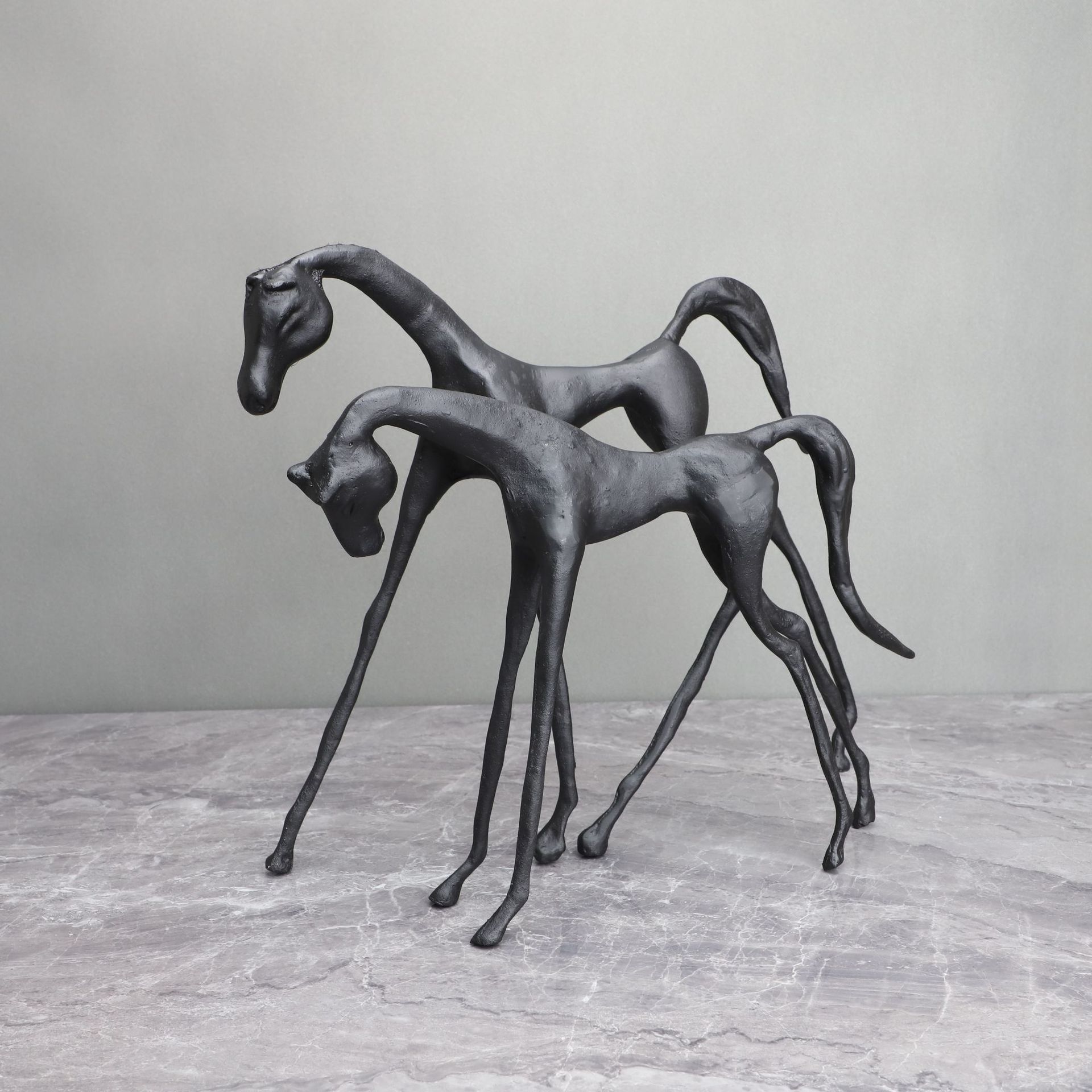 北欧風インテリア クリエイティブな足が細い 馬 オブジェ pattayablatt.com