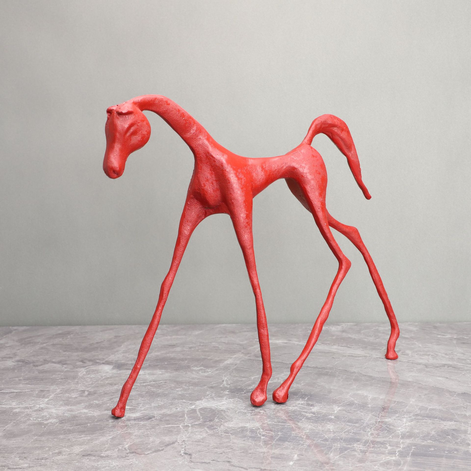 北欧風インテリア クリエイティブな足が細い 馬 オブジェ pattayablatt.com