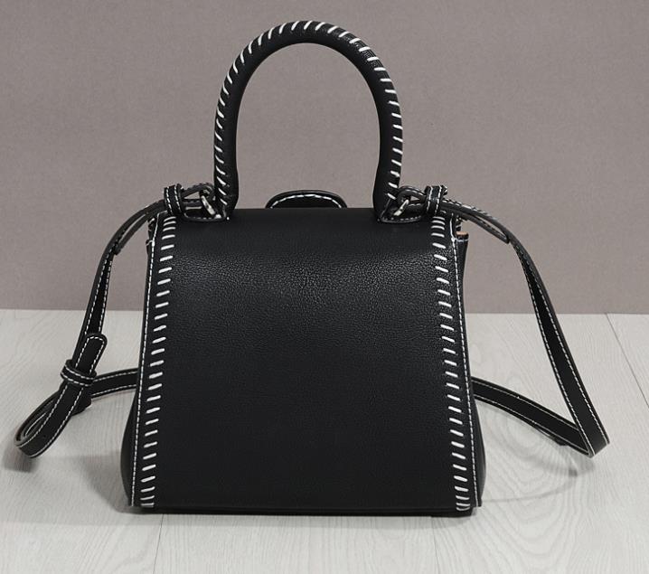 同じスタイルのレディースバッグを備えた2024年のクラシックなワンショルダーメッセンジャーハンドヘル