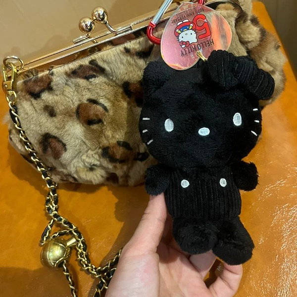 【匿名配送】キティちゃん　ストラップ　黒ブラック HELLO KITTY × BRILMY いつでもササッとお直しできる ミラー付き