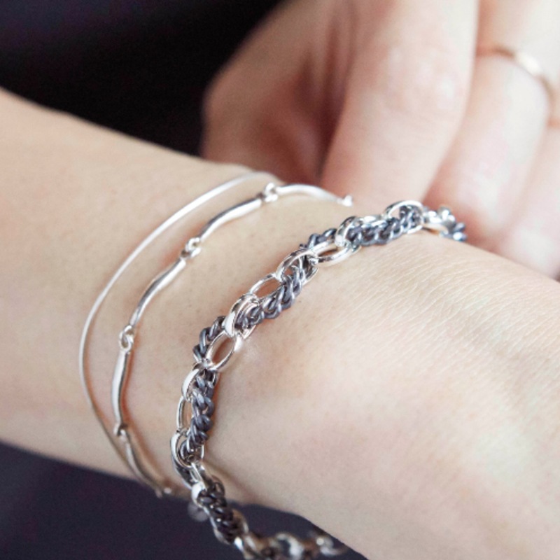 bts jin着用 B550 シルバーブレイスレット bts jin着用 B550 シルバーブレイスレット