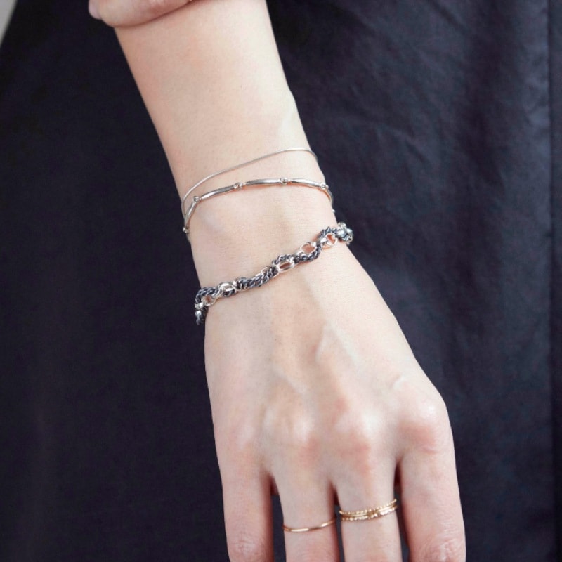 bts jin着用 B550 シルバーブレイスレット bts jin着用 B550 シルバーブレイスレット