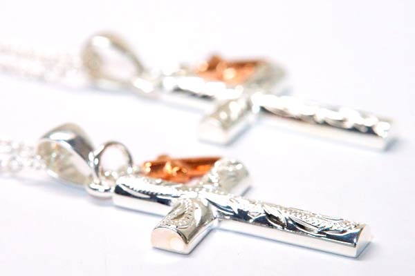 2連 ハワイアンジュエリー ペンダント ネックレス クロス 十字架 ピンクゴールド ミニチャーム レディース シルバー925 スクロール 波彫り/マイレ 葉柄彫り 2連 ハワイアンジュエリー ペンダント ネックレス クロス 十字架 ピンクゴールド ミニチャーム レディース シルバー925 スクロール 波彫り/マイレ 葉柄彫り