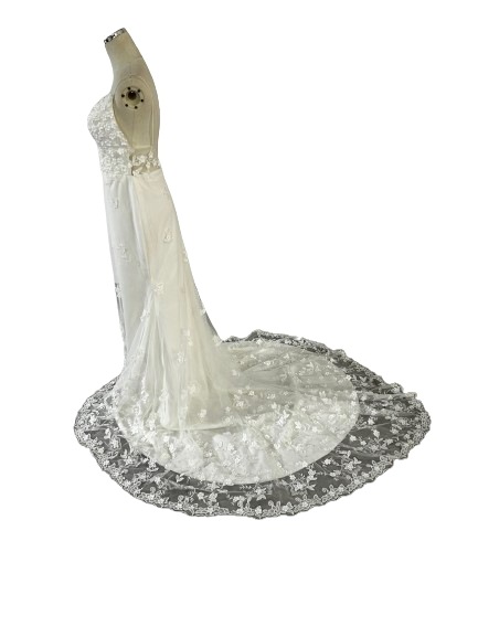 ウエディングドレス オフホワイト リーフ刺繍 マーメイドライン 短トレーン 披露宴/挙式 ロングドレス